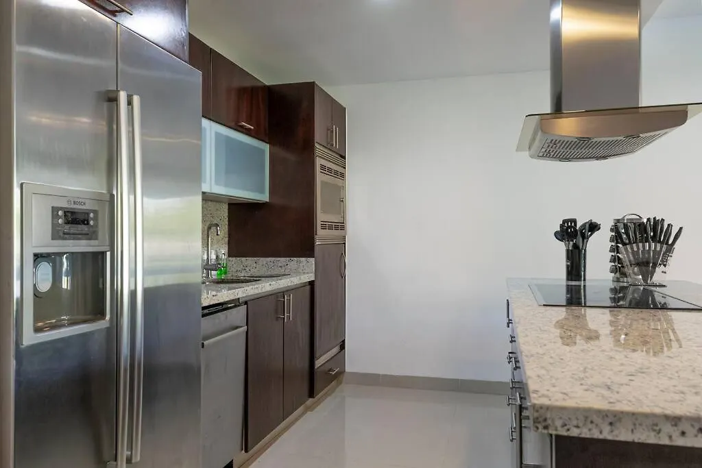 Apartment Private Pool & Jacuzzi, By The Ocean, 2 Bdr Apt Playa del Carmen